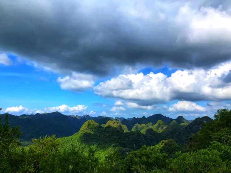 Khám phá vẻ đẹp thiên nhiên Cát Bà.