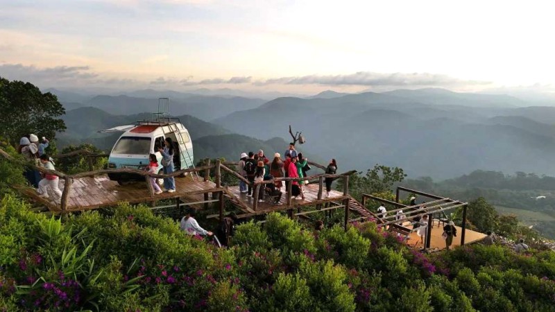 Ngắm mây đêm tại Cloud View Glamping Đà Lạt.