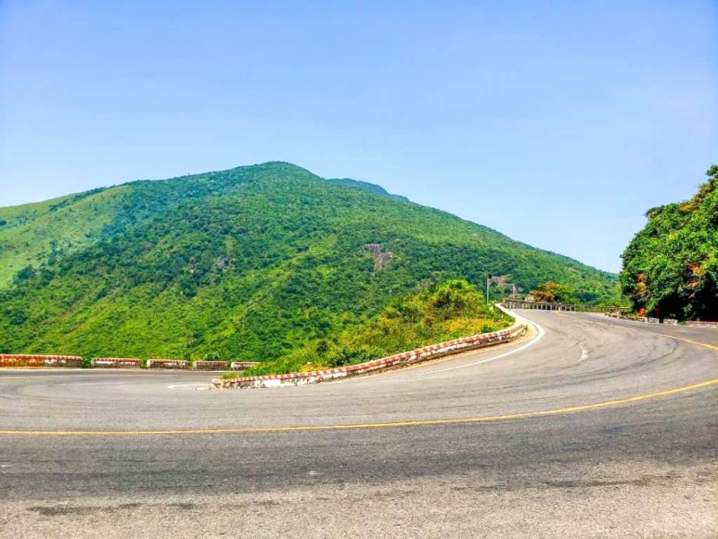 Khám phá đèo Cả & Hải Vân: Nơi biển gặp núi.