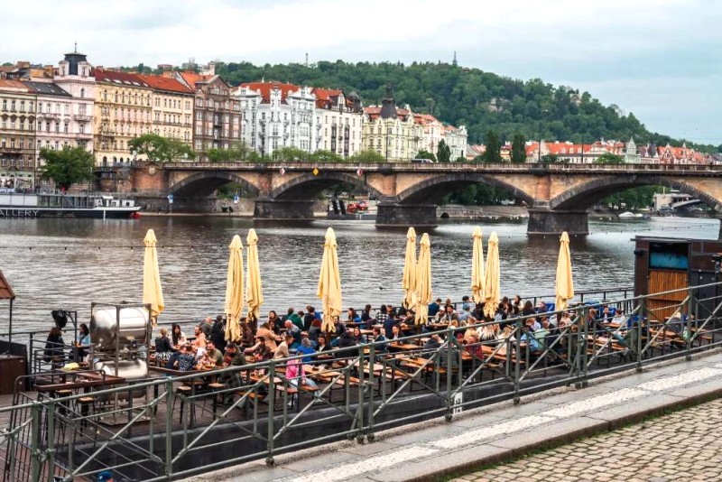 Khám phá Praha: Du lịch & Ẩm thực Séc