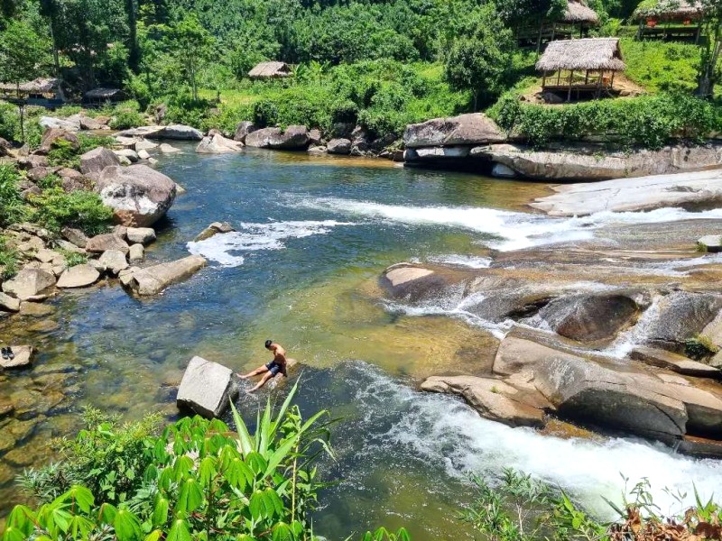 Thác Bảy Tầng: Vẻ đẹp nguyên sơ biên giới.