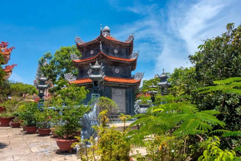 Tuy Phong: Biển xanh, nắng vàng (36 ký tự)