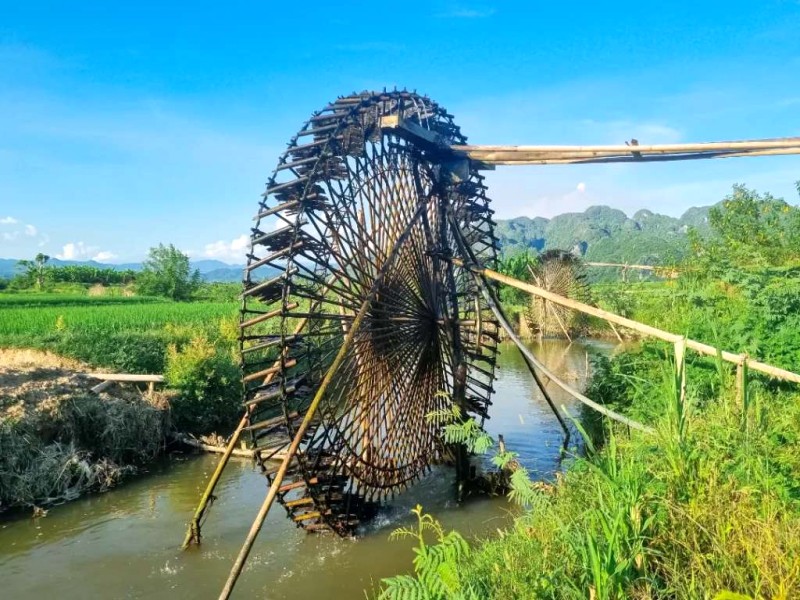 Khám phá hang động Karst & thác nước Quỳ Châu.