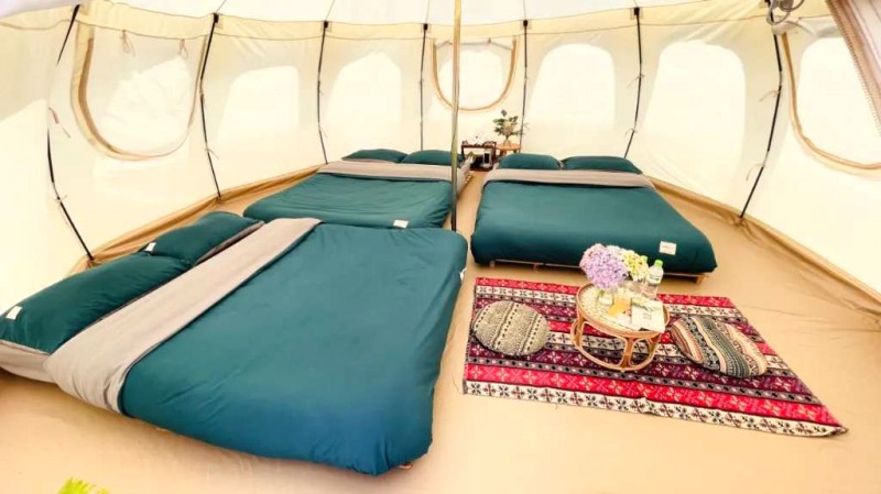 Ngắm mây đêm trên đồi Cloud View Glamping Đà Lạt.