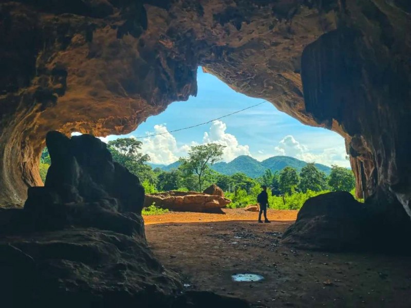 Khám phá hang động Karst & thác nước hoang sơ tại Quỳ Châu.