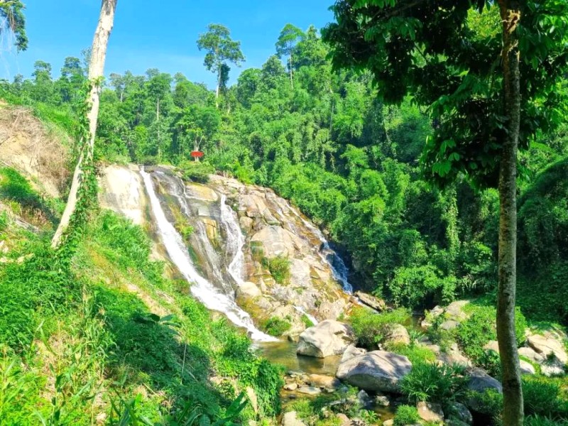 Khám phá hang động Karst & thác nước Quỳ Châu.