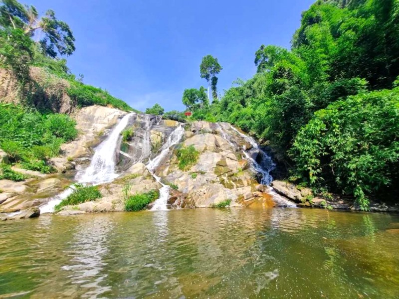 Khám phá hang động Karst & thác nước Quỳ Châu.