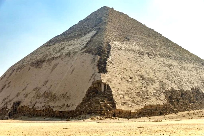 Cairo: Hơn Giza, nhiều Kim tự tháp độc đáo.