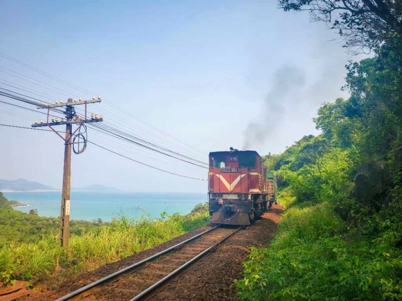 Khám phá đèo Cả & Hải Vân: Nơi biển núi giao hòa.