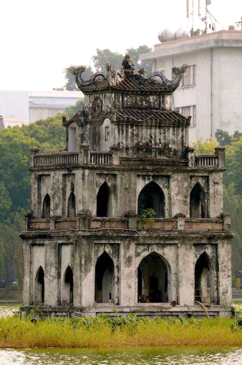 Cầu Thê Húc - biểu tượng Hà Nội.