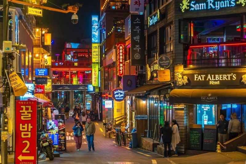 Seoul Nightlife: Shopping, Street Food, and More