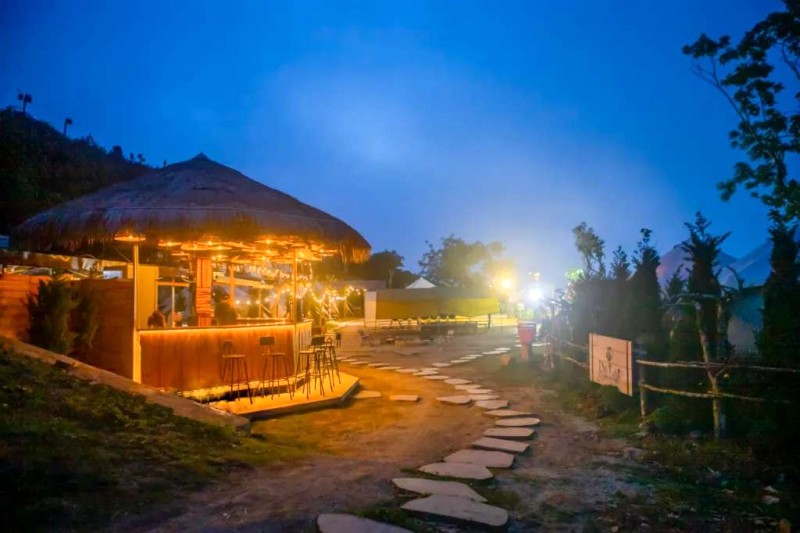 Ngắm mây đêm ở Cloud View Glamping Đà Lạt.