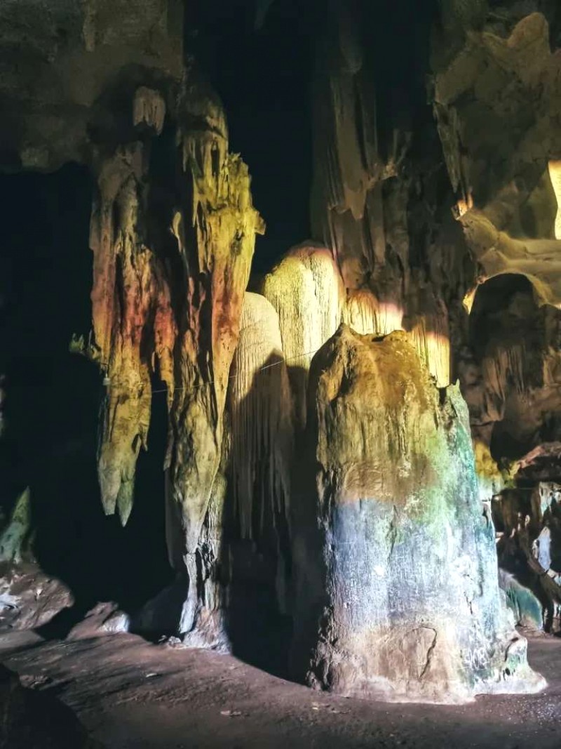 Khám phá hang động Karst & thác nước hoang sơ tại Quỳ Châu.