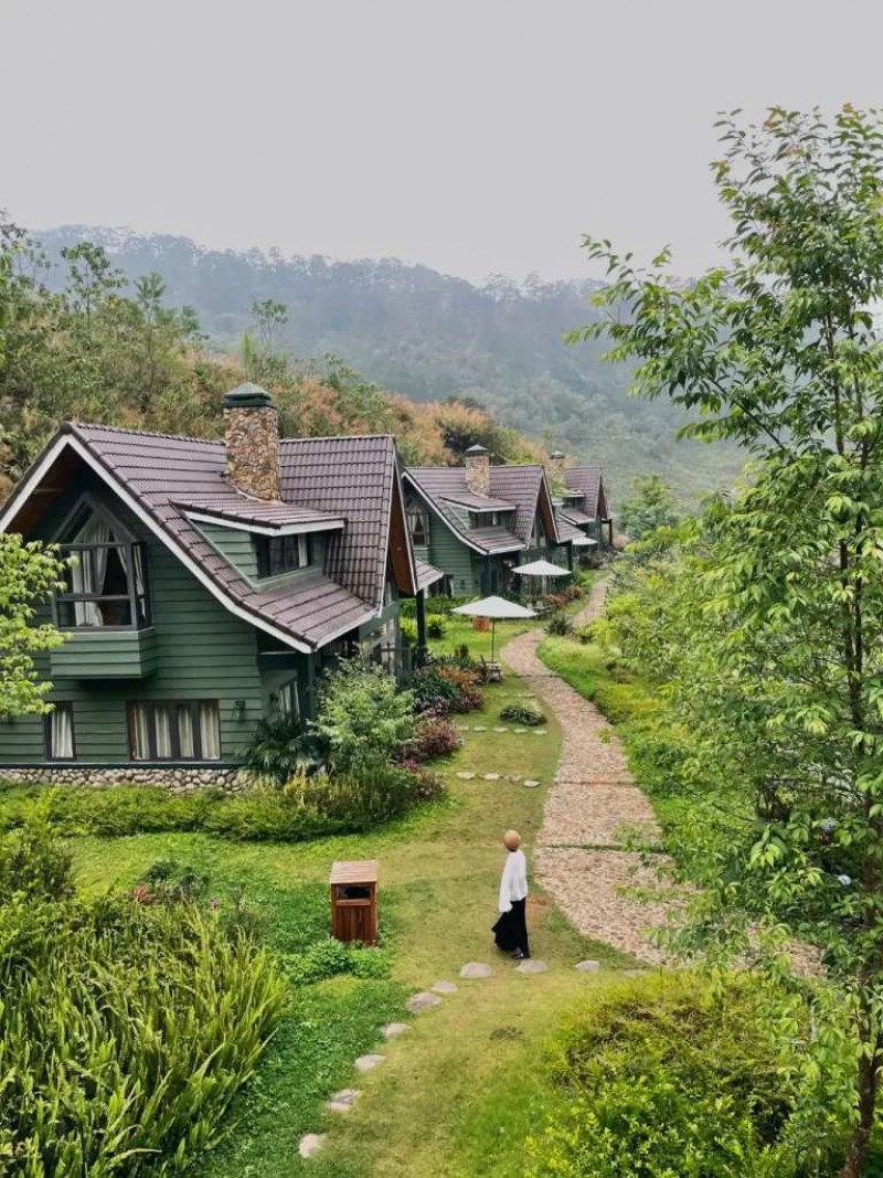 Lat Valley: Nơi mây phủ thung lũng.