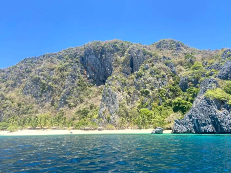 Hòn đảo kỳ diệu Black Island, Philippines.