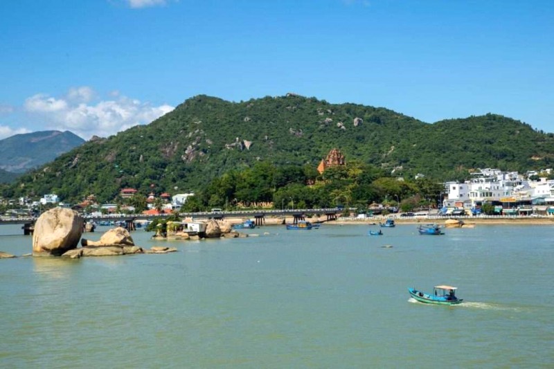 Nha Trang tháng 5: Biển đẹp, nắng ấm!