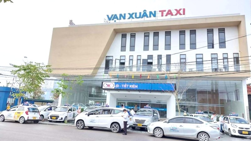 Taxi Vạn Xuân: đánh giá giá, dịch vụ, hotline.