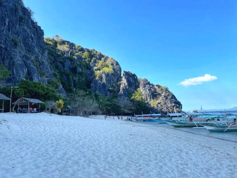 Hòn đảo kỳ diệu Black Island, Philippines.