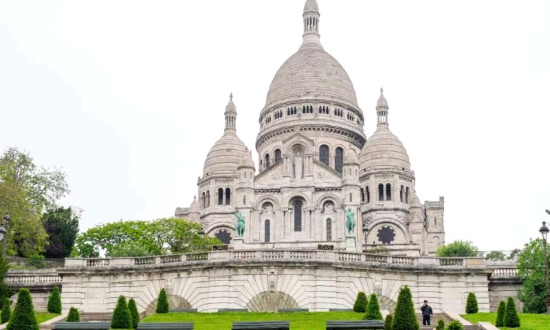 Paris: Nơi sao tỏa sáng.