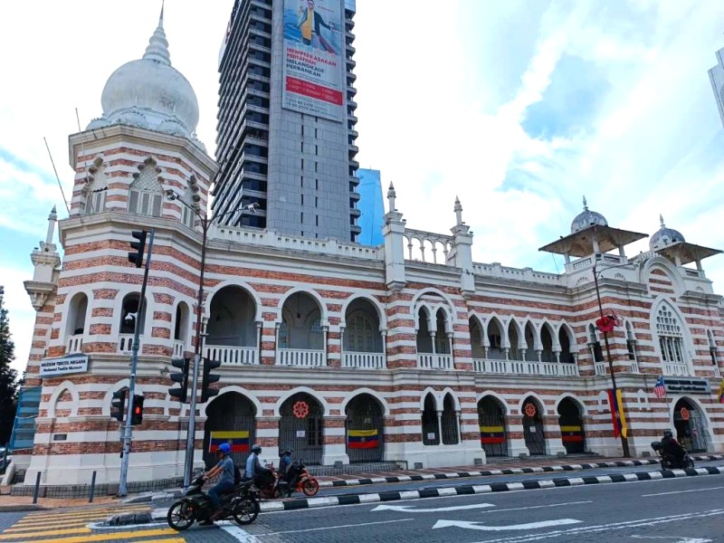 Khám phá Dataran Merdeka, Quảng trường Độc lập KL.