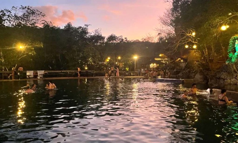 Khám phá thiên đường biển Coron, Philippines.