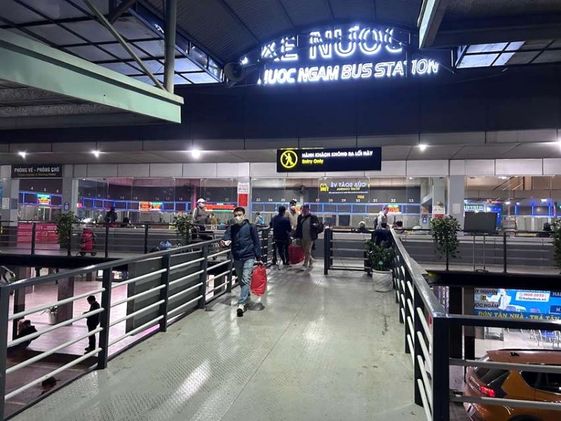 Bến xe Nước Ngầm: [Địa chỉ], [Số điện thoại], [Nhà xe]