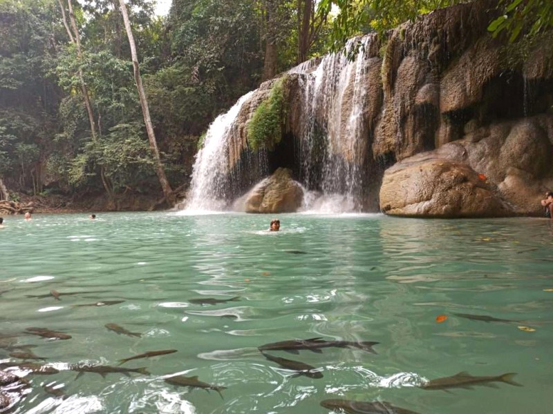 Khám phá thác Erawan, kỳ quan Thái Lan.