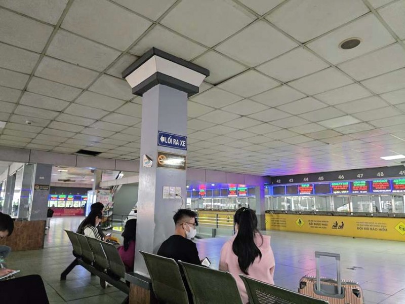 Bến xe Nước Ngầm: [Địa chỉ], [Số điện thoại], nhà xe.