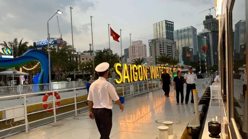 Hoàng hôn Sài Gòn lãng mạn trên Saigon WaterGo.