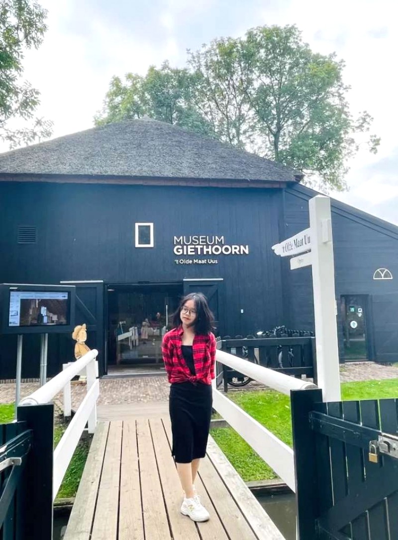 Giethoorn: Làng cổ tích gần Amsterdam