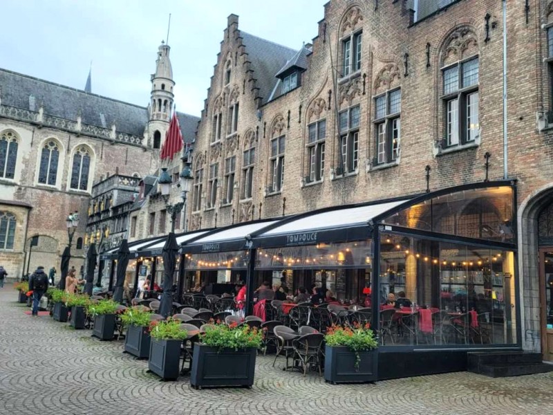 Lạc lối trong Bruges cổ kính.