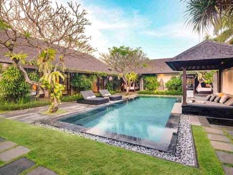 Khách sạn Seminyak sang trọng với hồ bơi riêng