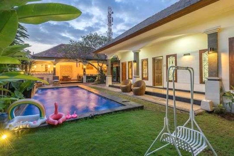 Khách sạn Seminyak sang trọng với hồ bơi riêng.