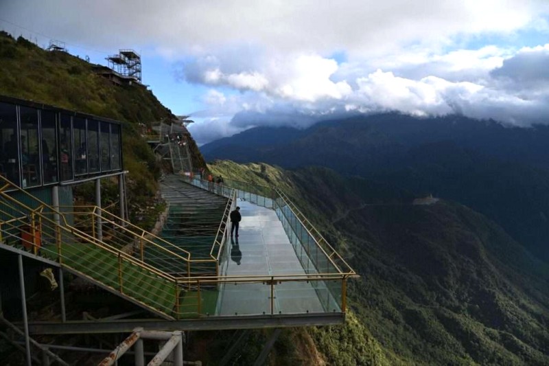 Sapa: Miền núi phía Bắc. Vui chơi: Trekking, văn hóa bản địa.