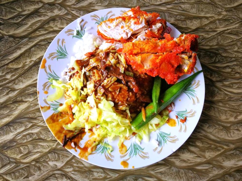 Nasi Kandar: Malaysia's beloved dish.