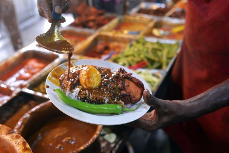 Nasi Kandar: Malaysia's Beloved Cuisine