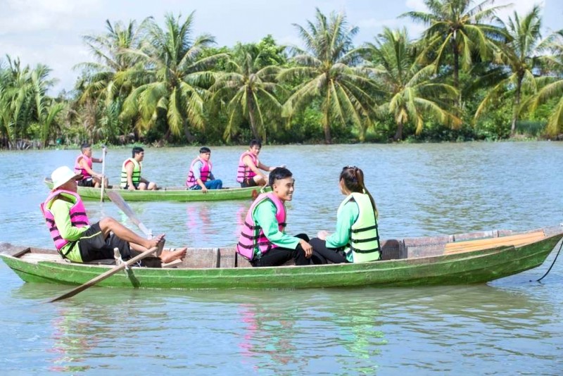 Tiền Giang: Miền Tây, du lịch sông nước, vườn cây trái.